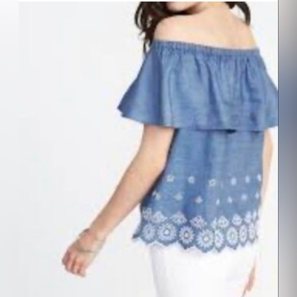 Old Navy - Chambray off shoulder embroidered top - XS - Picture 3 of 9